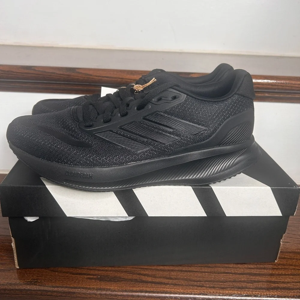 Size 7- Adidas Runfalcon 5 Triple Black